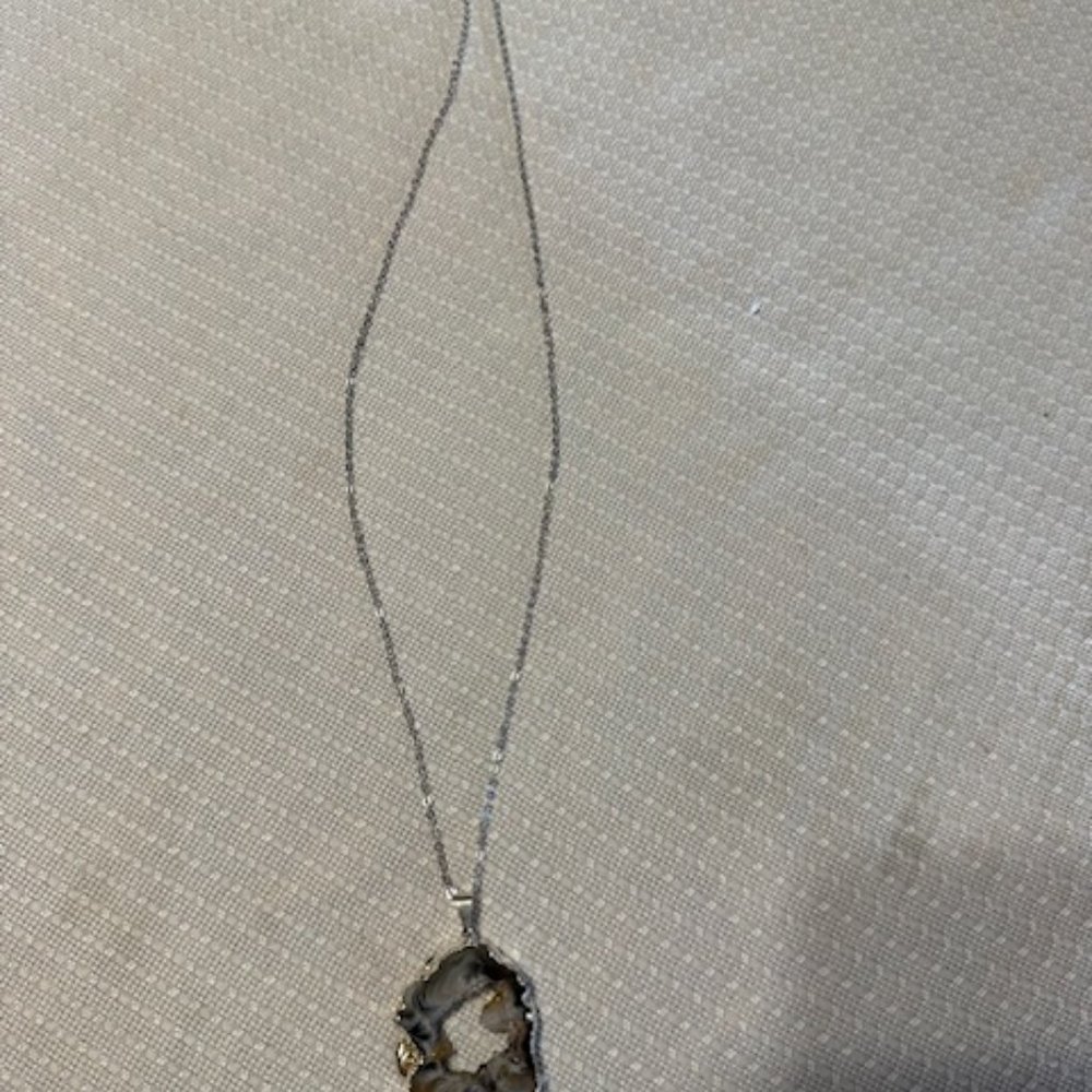 Grey Druzy Pendant Necklace - Picture 3 of 9